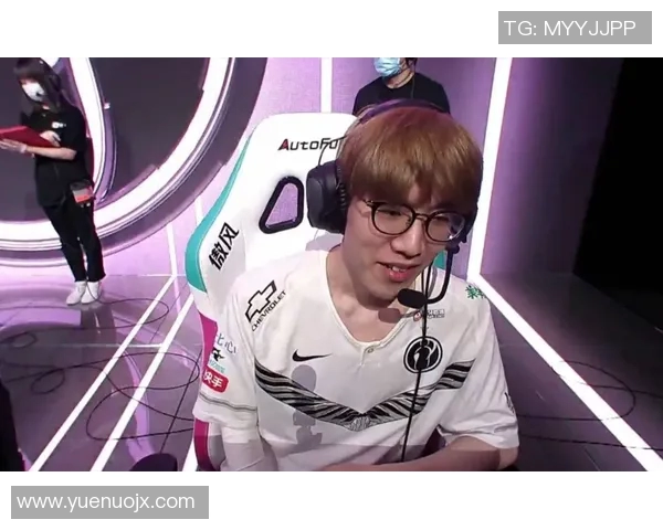 电竞比分赛后复盘BLG与RNG的战术分析与关键决策探讨